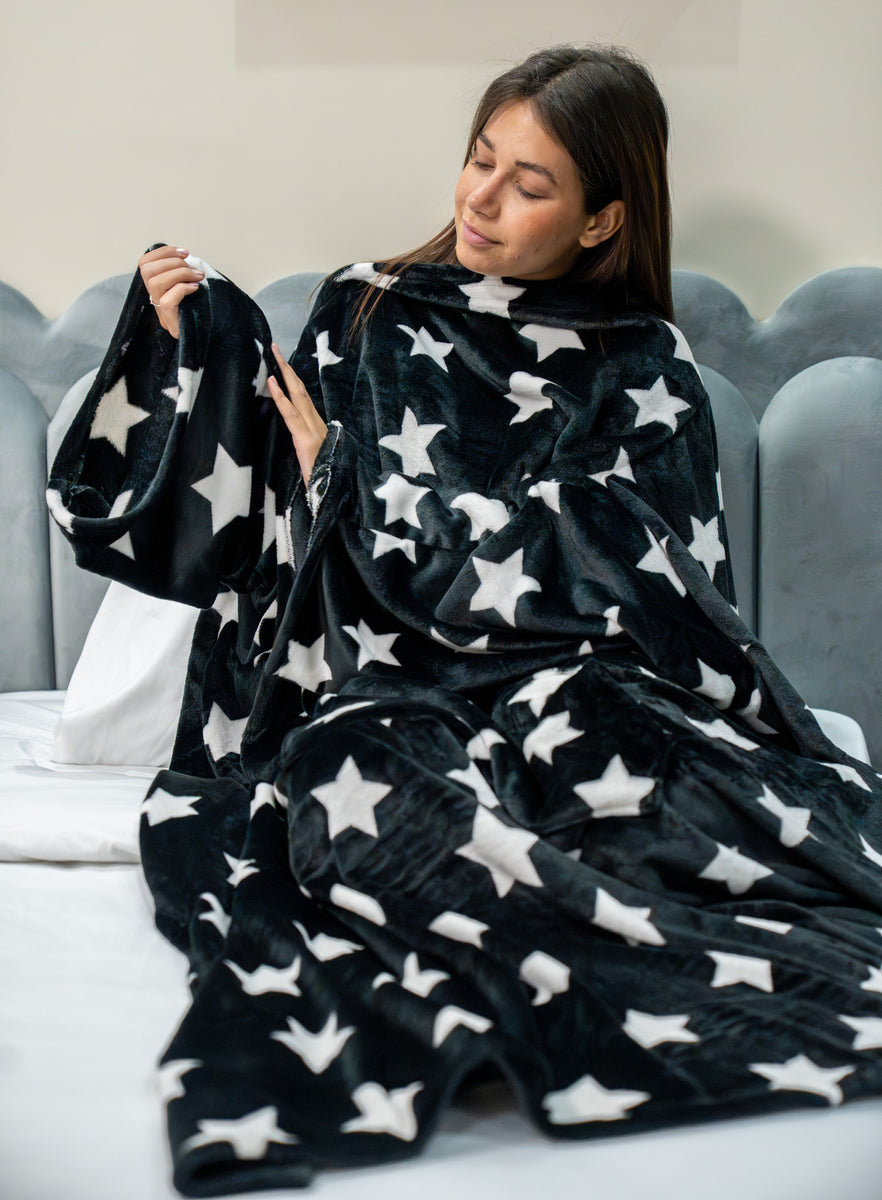 Snuggs blanket with sleeves Stars Black – Snuggs Egypt