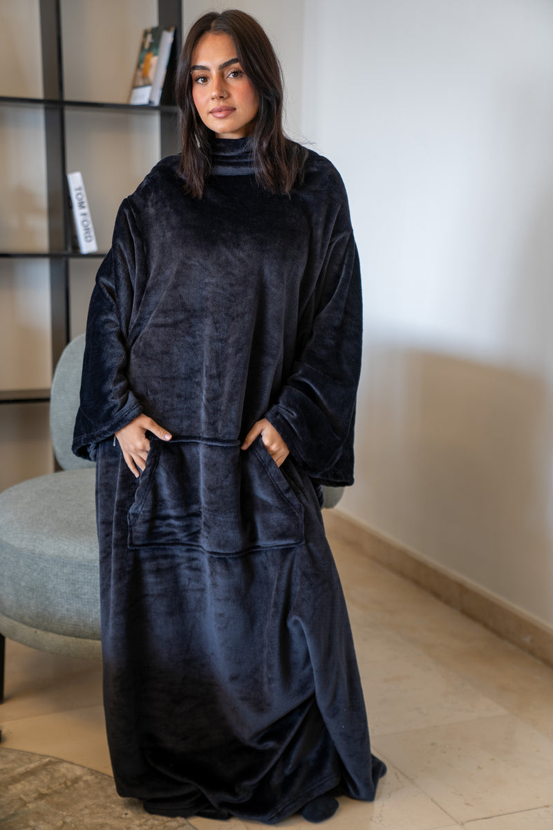 Snuggs blanket with sleeves Black – Snuggs Egypt