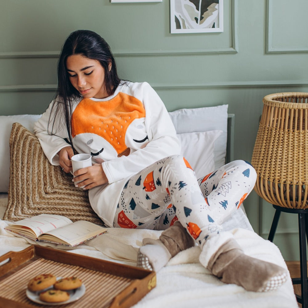 Women Winter Pajama Set Fox Off-white sweatshirt Leggings